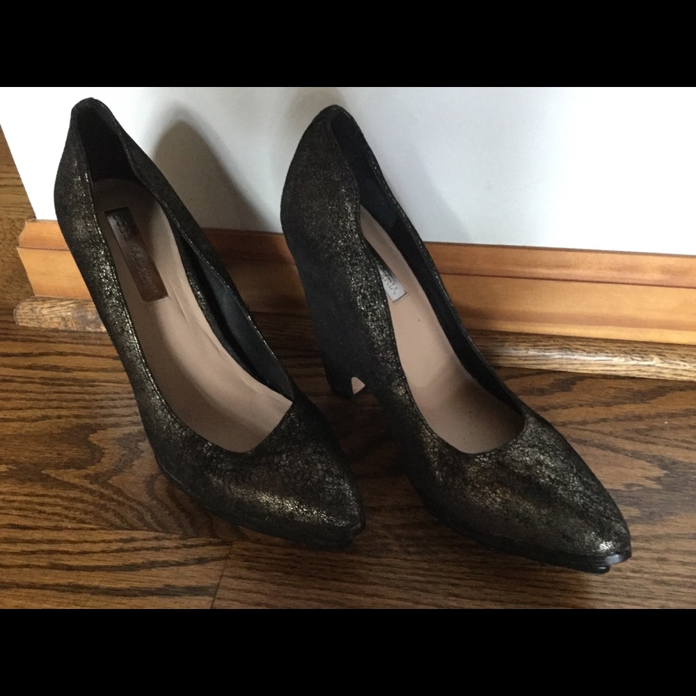 BCB GMAXAZRIA. Shoes size 7b 37 gold-black wedge
